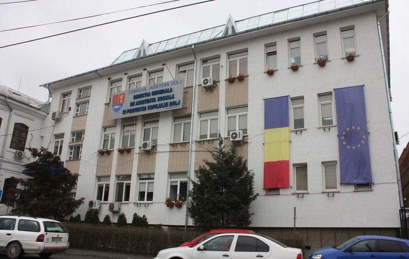 FOTO| Dați afară după ce au agresat copii instituționalizați, au fost reangajați de instanță