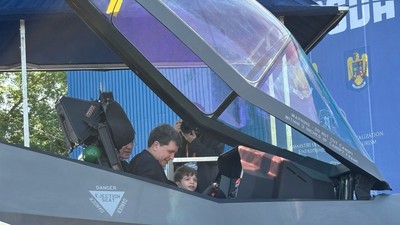 Băiatul lui Nicușor Dan a furat toată atenția la expoziția BSDA 2026