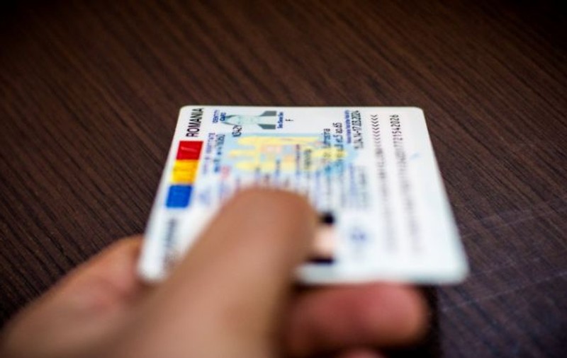 Un bărbat căutat cinci ani pentru o tentativă de omor a fost prins când s-a dus să-și schimbe buletinul!