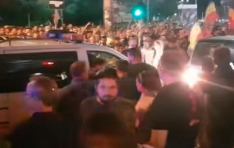 VIDEO / Imagini dintr-o dubă a SAS, cu momentul Springtime, înainte de intervenția în forță a jandarmilor