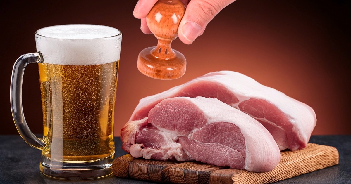 colaj carne de porc, bere și ștampilă de vot