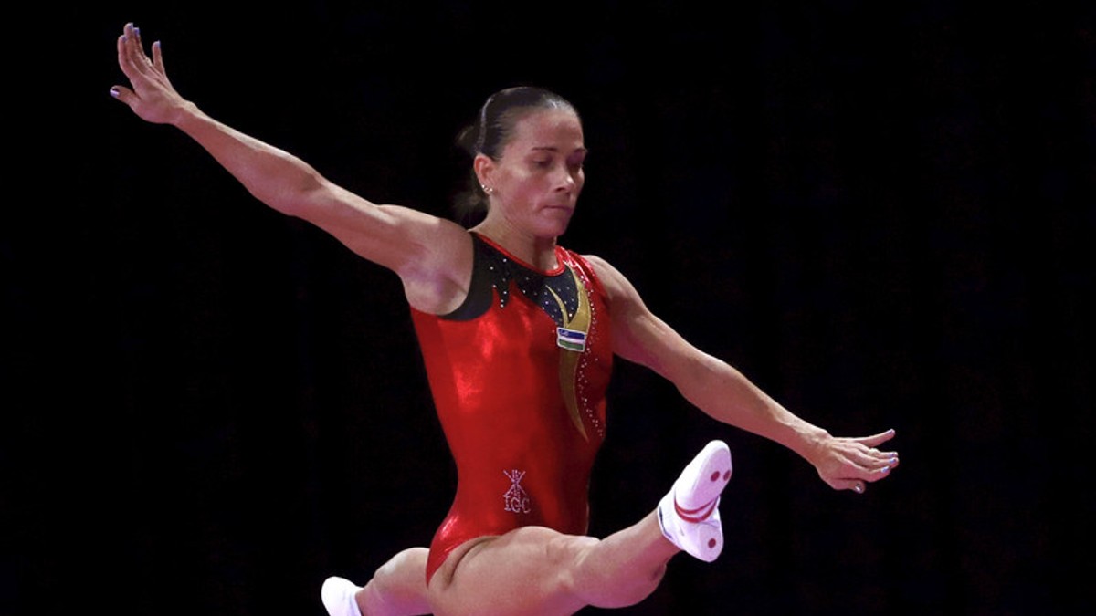 La 45 de ani, gimnasta Oksana Şuşovitina își amână retragerea ca să participe la Jocurile Olimpice din 2021