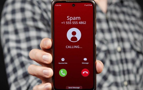 Ilustratie cu un apel de tip SPAM.