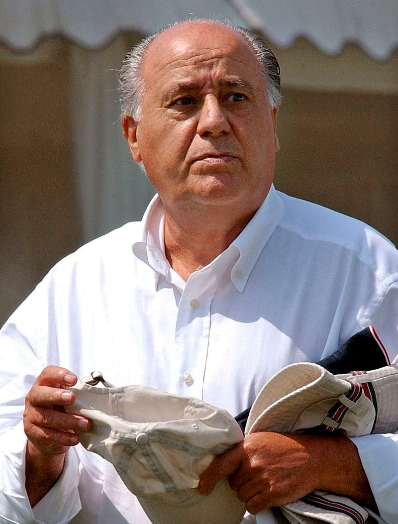 epa03347018 (FILES) A file photograph of Spanish bussinessman Amancio Ortega, owner of Spanish textile group Inditex, in A Coruna, Galician region, northwestern Spain, 10 March 2003. According to Bloomberg, Ortega, 76, has reached on 06 August 2012 the 3rd richest person in the world position, displacing Warren Buffet to the 4th. Ortega's wealth has increased by 32 percent in the last year and stands at 37.53 billion euros. EPA/TORRECILLA