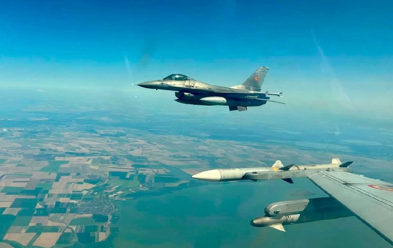 Două avioane F-16 au fost ridicate de la sol după ce a fost detectată o dronă la est de Sulina: A fost emis și un mesaj Ro-Alert 