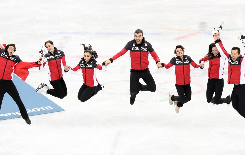Medalie de aur pentru Canada în concursul de patinaj artistic pe echipe de la Jocurile Olimpice de iarnă 2018 | FOTO