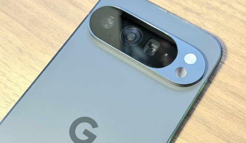 Google 10 Pro XL este unul dintre cele mai bune telefoane cu Android disponibile în acest moment pe piață/. Foto: Claudiu Râpan