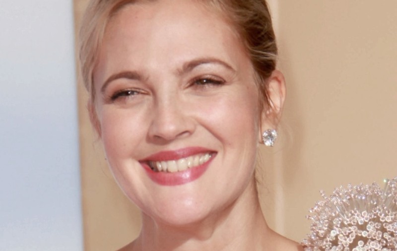 Drew Barrymore e fiţoasă la mâncare 