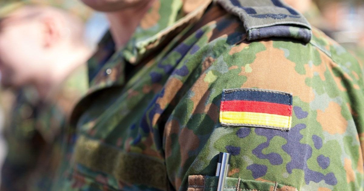 steagul german pe uniforma armatei germane