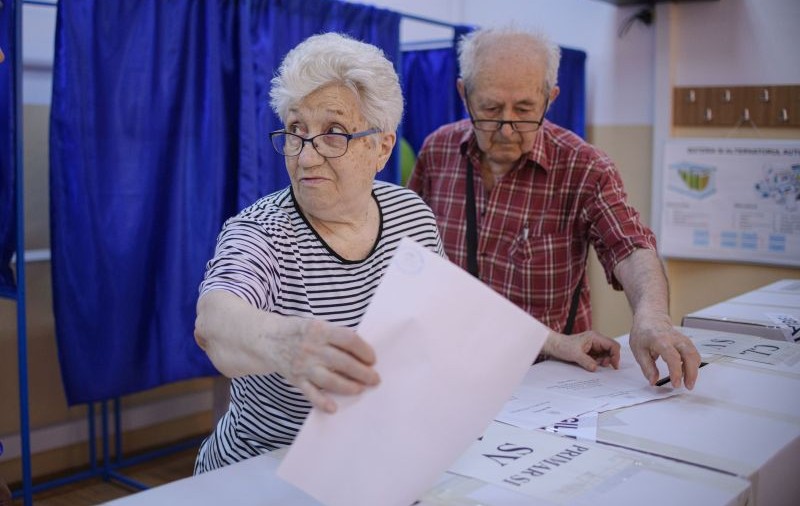 Sondaj INSCOP: Peste 60% dintre români se aşteaptă ca situaţia din localitatea lor să se îmbunătăţească după alegerile locale din iunie