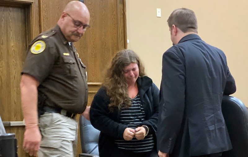 Mamă din Nebraska, condamnată la doi ani de închisoare pentru că i-a dat fiicei sale de 17 ani pastile pentru avort