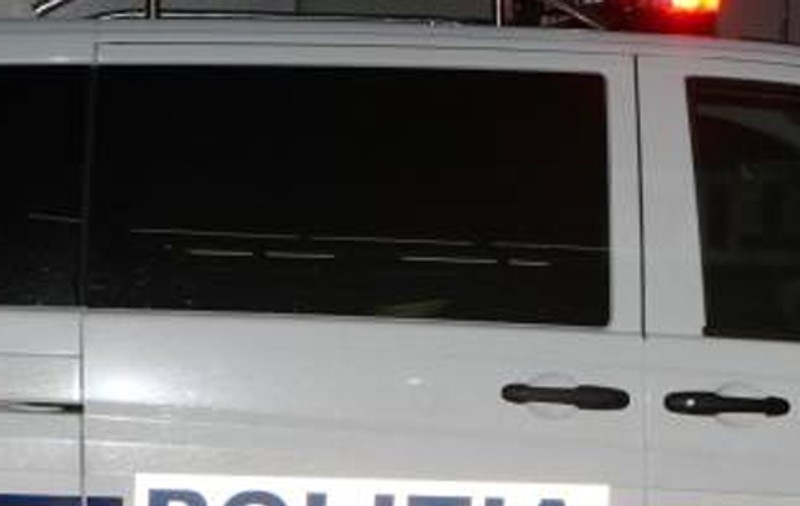 BĂTAIE CA-N VESTUL SĂLBATIC, într-un fast-food din Iaşi! 