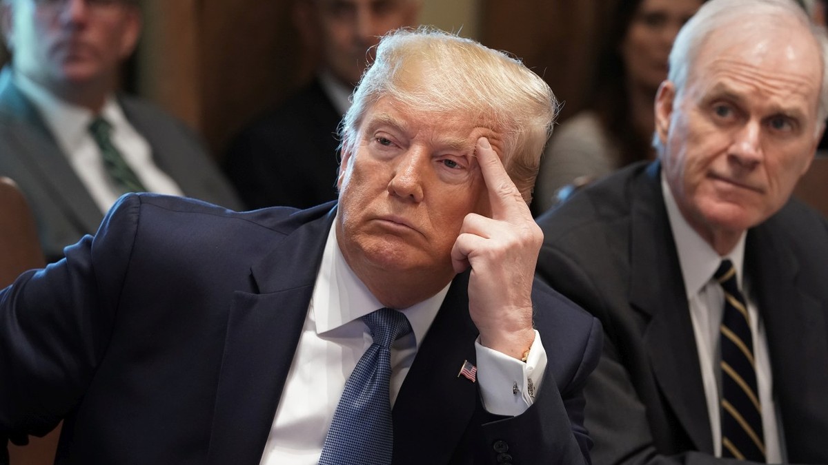 Iranul îi transmite lui Donald Trump să „accepte că a fost învins” și că Strâmtoarea Ormuz va rămâne închisă