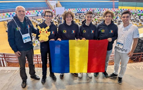 Elevii români au obținut patru medalii de aur la Olimpiada Internațională de Informatică din Bolivia