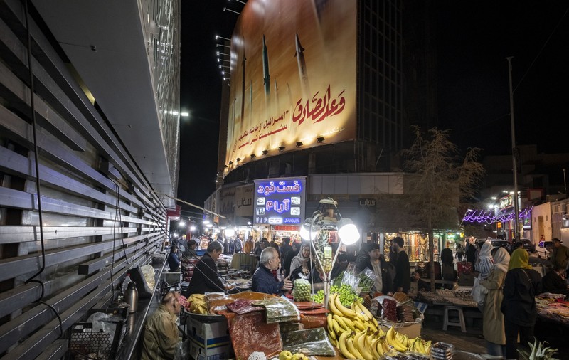 Îngrijorările iranienilor după atacul asupra Israelului: „Iranienii înșiși sunt în stare de război cu actualul regim”. Cum va fi afectată economia deja precară a Iranului