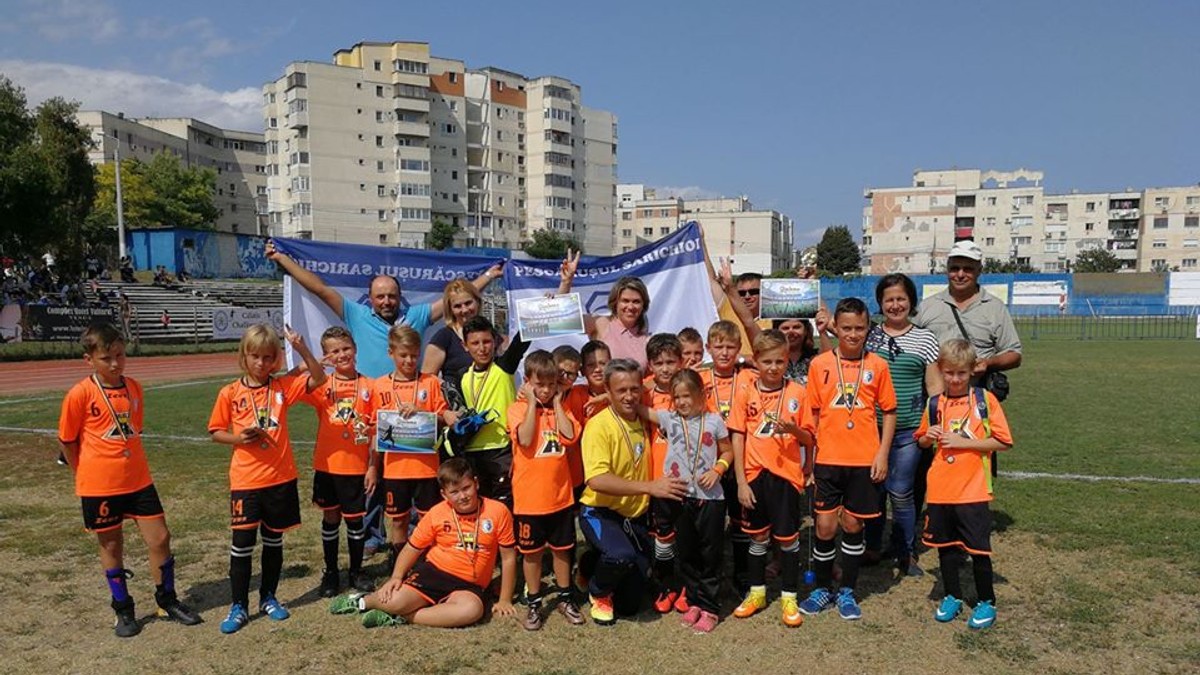Cum sprijină Fundația Ringier mici fotbaliști de la Pescărușul Sarichioi Junior. Meci caritabil, pe 26 august