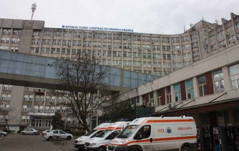 Prima reacției a liftierei de la Spitalul din Craiova, acuzată că a cerut șpagă din cadourile copiilor bolnavi de cancer