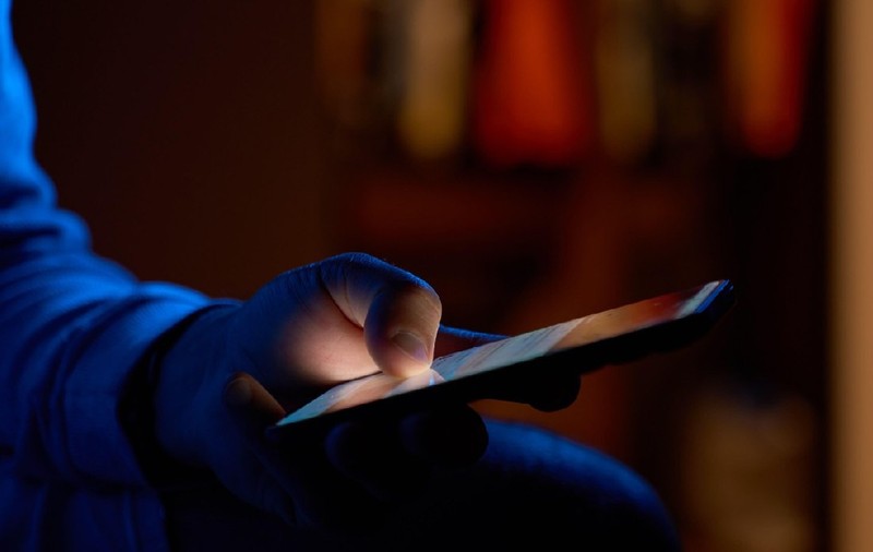Japonia limitează timpul pe smartphone. Orașul Toyoake recomandă maximum două ore pe zi
