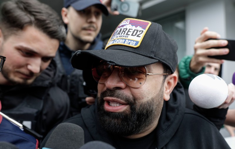 Reținut pentru înșelăciune de 18.000 de euro, Florin Salam se apără spunând că „a dat banii înapoi”
