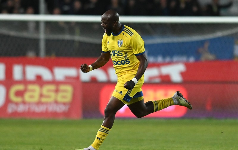 Fotbalist de la Petrolul Ploiești, reținut și amendat cu 1.000 de lei, după ce a făcut scandal pe Aeroportul Henri Coandă