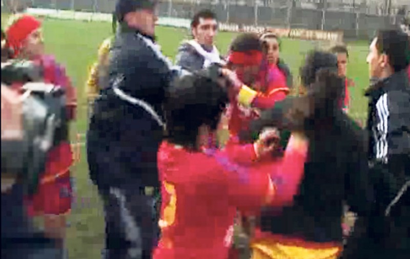 Bătaie între fete