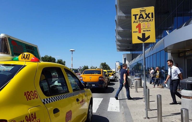Sondaj VIDEO/ Războiul taxi-Uber, faza pe aeroport. Ce cred pasagerii?