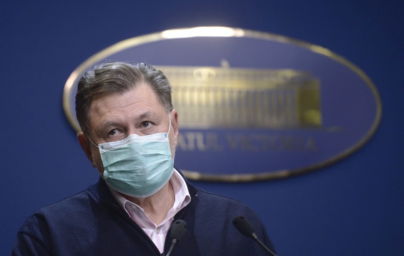 Ministrul Rafila: „Am trecut cu bine de acest val”. Ce spune despre restricții