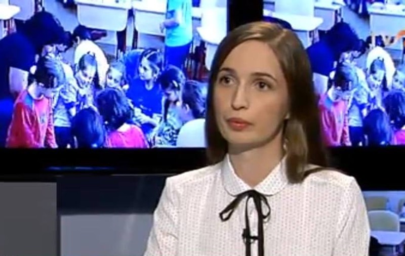 O profesoară de limba română din Capitală refuză să predea Eminescu și Creangă. Cristina Tunegaru s-a „autodenunțat” pe Facebook