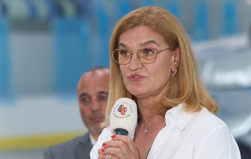 Elisabeta Lipă revine și afirmă despre contabila FRC, premiată cu 162.400 de euro, că va împărți banii cu colegii. Valentin Gavril, președintele FRC: „Am propus totul la nivel maxim!”
