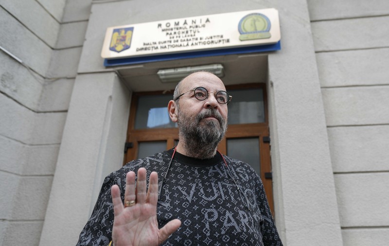 „Soția mi-a spus: «E totul înconjurat cu mitraliere»”. Primele declarații ale lui Piedone după ce a fost ridicat de DNA din avionul amenințat cu bombă, pe Otopeni
