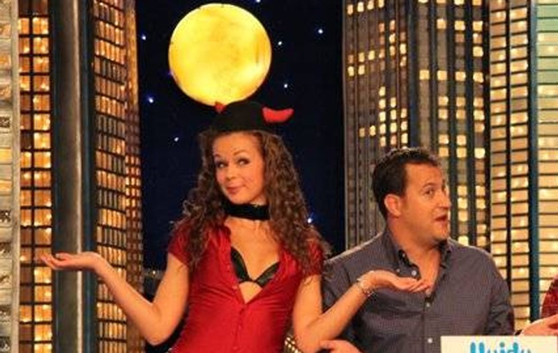EXCLUSIV | Acuzat de un comentator al blogului că Ioana Petric, prezentatoarea "Cronicii", ar fi amanta lui, Huidu RĂSPUNDE: "PROSTII"