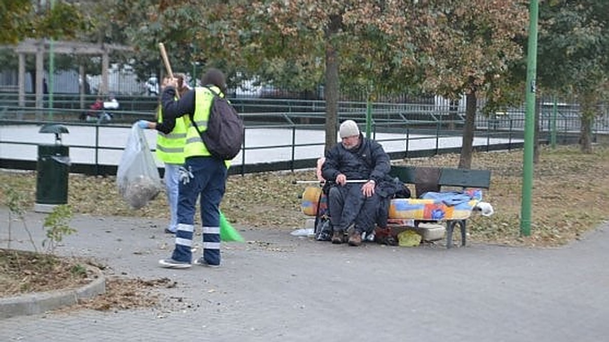 Român fără adăpost incendiat într-un parc din Torino