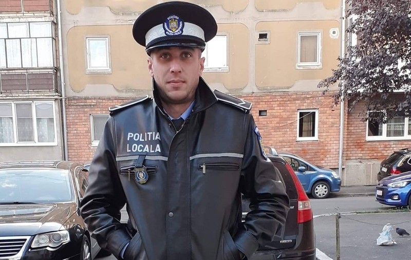INVESTIGAȚIE. Vreme de trei luni, poliția locală l-a lăsat pe post pe agentul acuzat că a omorât un om. După insistența presei și reținerea pentru tortură, instituția spune că „e lecția pe care trebuie să o învățăm din această tragedie”