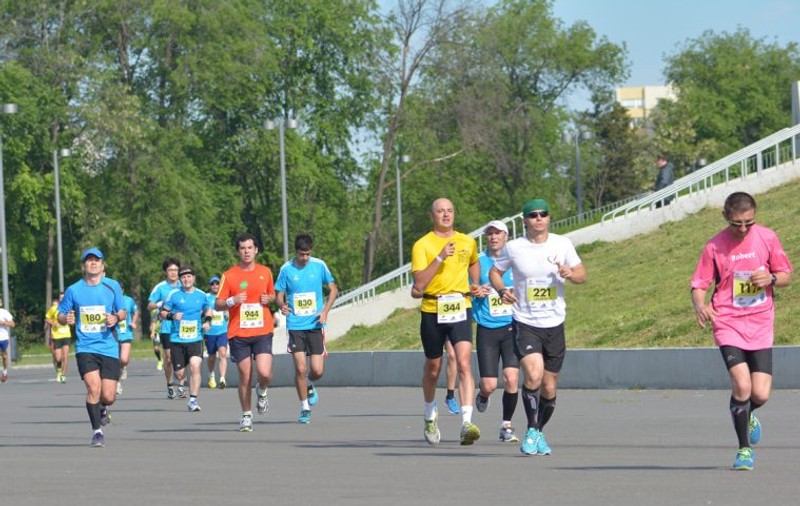 Spectatorii și influența lor asupra alergătorilor. Mesajele scrise pe pancarte pot ajuta sportivii