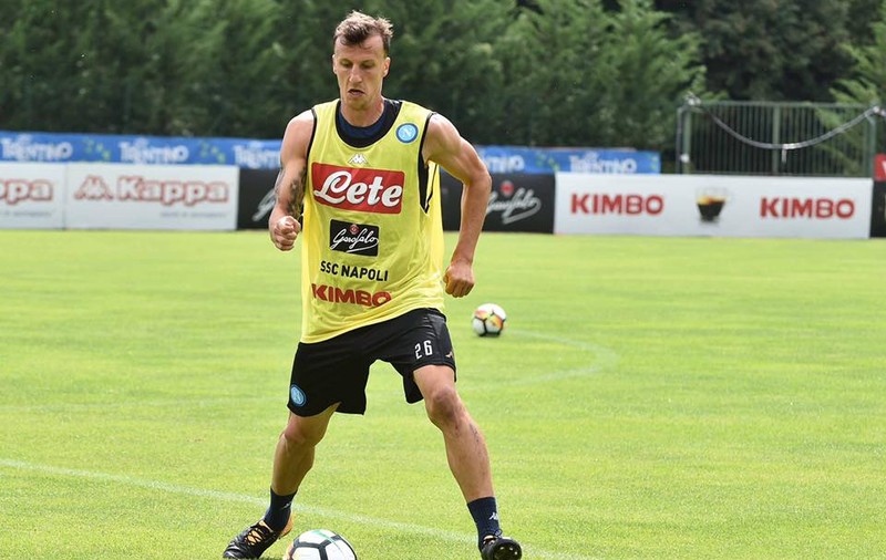 Vlad Chiricheș câștigă 1,7 milioane de euro pe sezon la Napoli. Ce ”pensie” încasează Lobonț la Roma