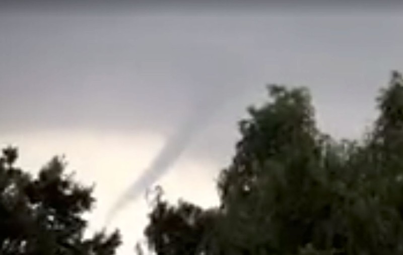 O tornadă care nu a atins pământul a fost surprinsă în Timiș |VIDEO