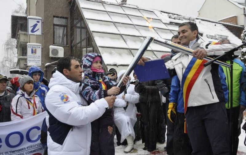 Flacăra olimpică a străbătut Valea Prahovei | FOTO
