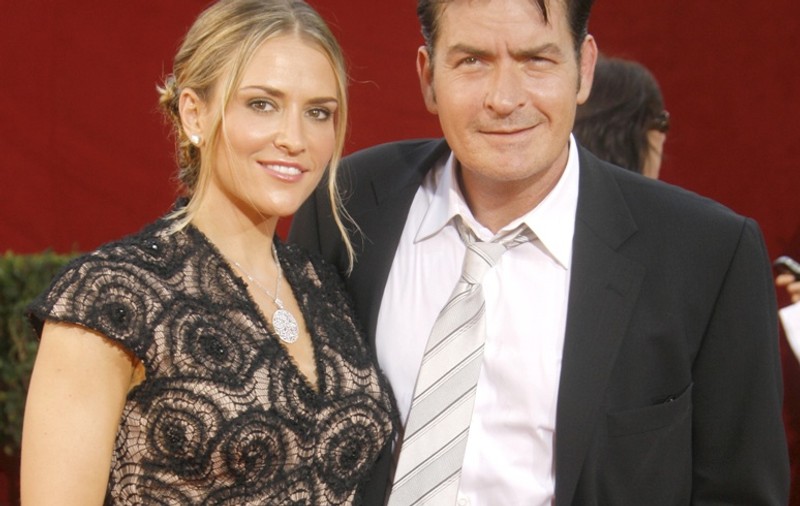 Procesul lui Charlie Sheen, amânat