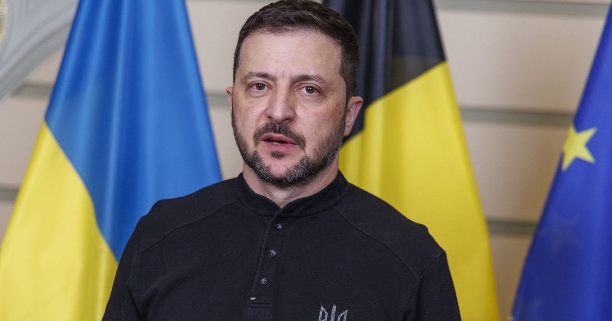 Președintele Ucrainei, Volodymyr Zelensky, fotografiat în timpul unei întâlniri dintre premierul belgian și președintele ucrainean, 6 martie 2025, la Bruxelles