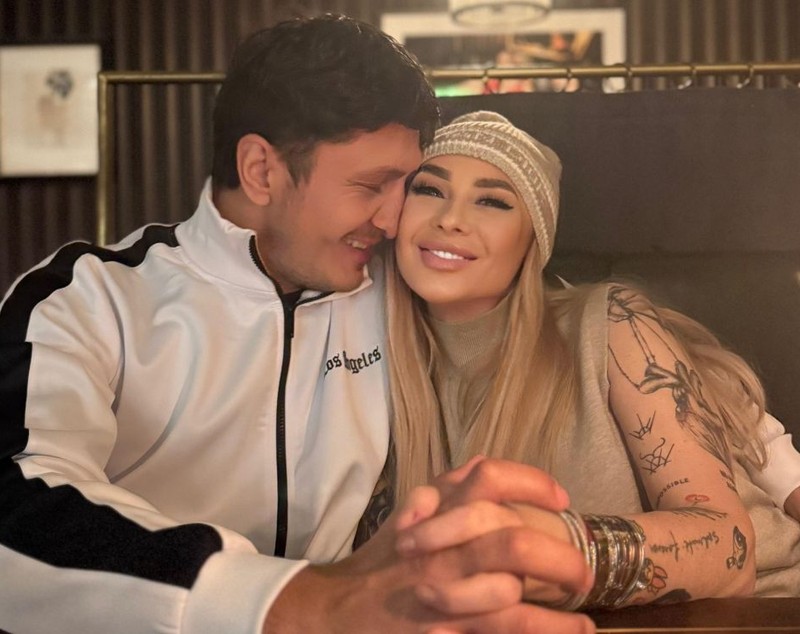 Laurențiu Reghecampf a dat din nou buzna la Snagov să ia barca de lux, știind că Anamaria Prodan era plecată la Dubai. „Este jenant”