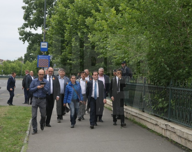 FOTO | Ludovic Orban, după moțiunea de cenzură: ”Sfârșitul lui Dragnea este aproape!”
