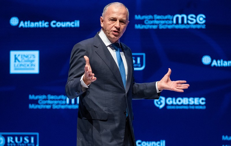 Instanța i-a înapoiat lui Mircea Geoană ceasurile de lux primite de la Marian Vanghelie