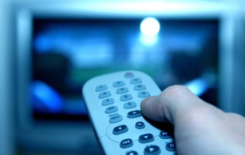 Un tânăr de 18 ani din Dolj a murit după ce a încercat să repare televizorul