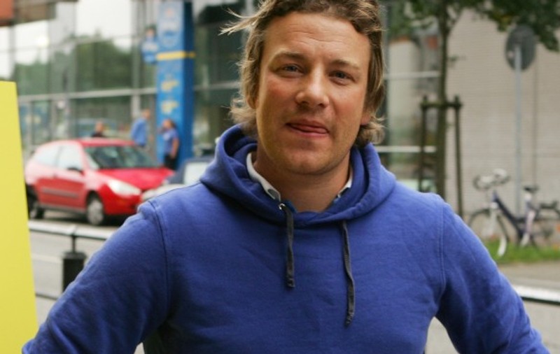 Celebrul bucătar Jamie Oliver, DISPERAT de FURTURILE CLIENŢILOR! "Unii veneau la masă şi plecau acasă cu jumătate de toaletă"