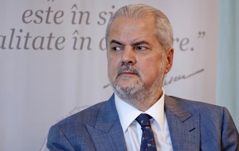 Adrian Năstase se compară cu Iuliu Maniu după anunțul de retragere a Stelei României: ”Este o mârșăvie politică”