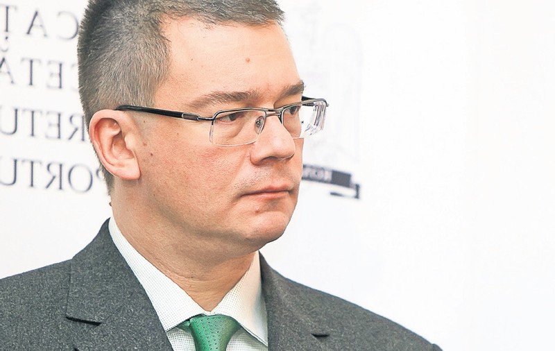 Premierul Mihai Ungureanu s-a supărat pe Boc, Oprea şi Hunor pentru că au vrut bani pentru primarii coaliţiei