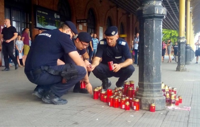 Peronul unde a fost ucis polițistul din Suceava, transformat în loc de pelerinaj. Zeci de lumânări au fost depuse în memoria lui Sorin Vezeteu
