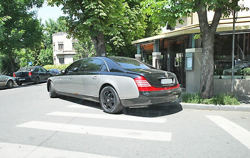 FOTO | Gigi Becali vrea să scape de Maybach