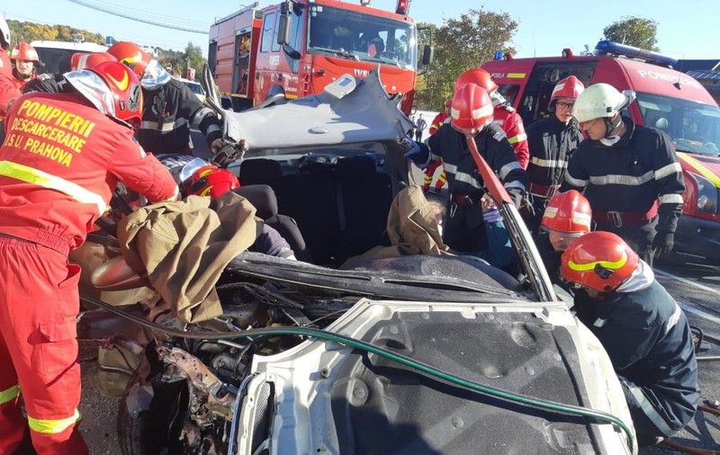 Accident cu patru mașini pe DN1. Doi olandezi au murit în urma impactului |FOTO ȘOCANT