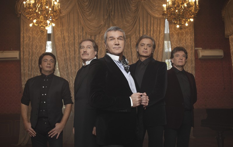 EXCLUSIV/  Holografii umblă cu haremul după ei. Au făcut senzație cu brigada de superfane!